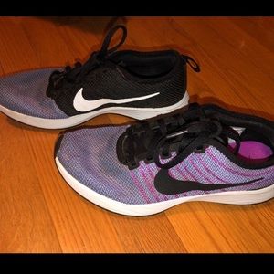 Women’s Nike Dualtone Racer Tennis Shoe - 7.5